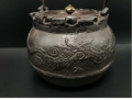 日本明治时期 龙文堂名人造 斑铜盖 岩口 云龙纹 宝珠形铁壶